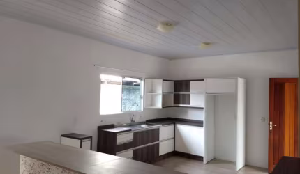Casa Residencial de 2 dorms no bairro Tapera da Base