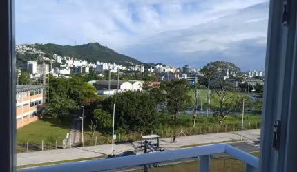 Apartamento de 2 dorms no bairro Pantanal