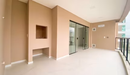 Apartamento de 3 dorms no bairro Meia Praia