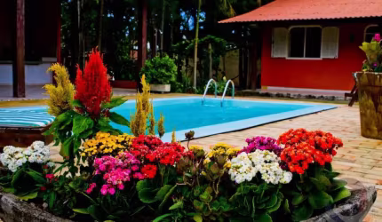 Casa Residencial de 4 dorms no bairro Vargem Grande