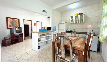 Casa Residencial de 3 dorms no bairro Pinheira