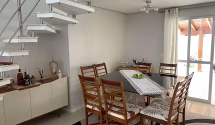 Casa Residencial de 3 dorms no bairro Praia Comprida