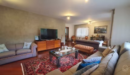 Apartamento de 4 dorms no bairro Centro