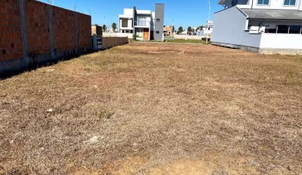 Terreno de 207.5m² no bairro Beira Rio