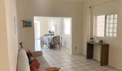 Casa Residencial de 3 dorms no bairro Balneário