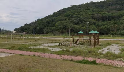 Terreno de 454.8m² no bairro Rio Tavares