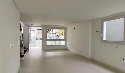 Casa Residencial de 3 dorms no bairro Córrego Grande