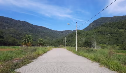 Terreno de 460.77m² no bairro Ribeirao Da Ilha
