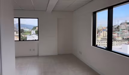 Sala Comercial de 33.06m² no bairro Estreito