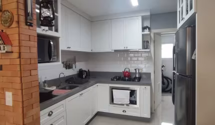 Apartamento de 2 dorms no bairro Pagani