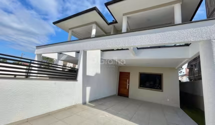 Casa Residencial de 3 dorms no bairro Canasvieiras