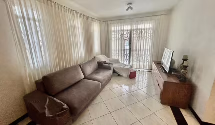 Casa Residencial de 4 dorms no bairro Barreiros