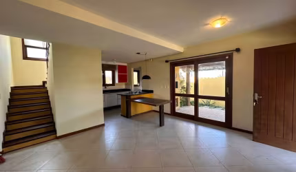 Casa Residencial de 3 dorms no bairro Campeche