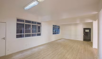 Sala Comercial de 96.58m² no bairro Centro