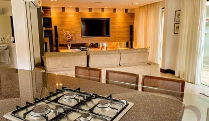 Predio Residencial de 3 dorms no bairro Lagoa Da Conceição