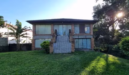 Prédio de 399.6m² no bairro Santo Antônio De Lisboa