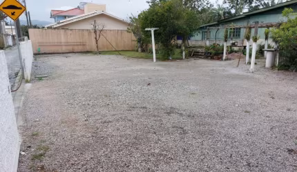 Terreno de 836m² no bairro Ribeirao Da Ilha