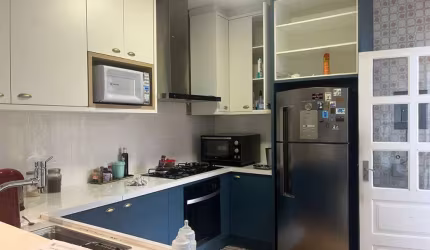 Casa Residencial de 5 dorms no bairro Trindade