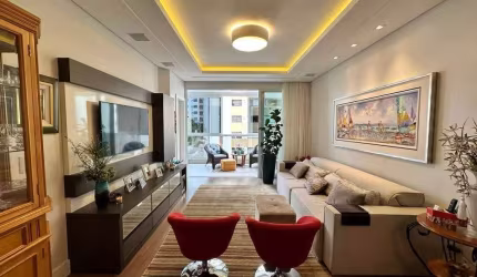 Apartamento de 4 dorms no bairro Centro