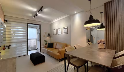 Apartamento de 2 dorms no bairro Trindade