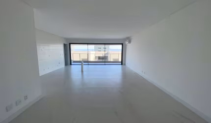Apartamento Com  03 Suítes Em Cacupé.