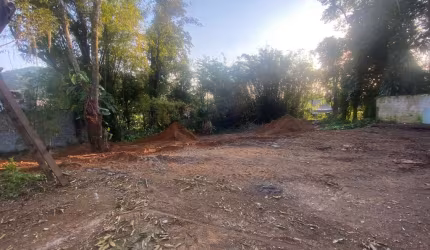 Amplo Terreno à Venda no Rio Tavares