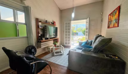 Oportunidade Casa com terreno Multifamiliar.