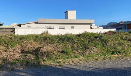 Terreno No Bairro Carianos com 360m.
