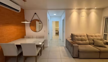 Apartamento Com 02 Dormitórios No Bairro Campeche!