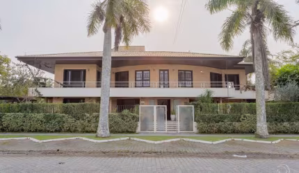 Casa Alto Padrão com 467,00m² e 5 suítes em Jurerê Internacional