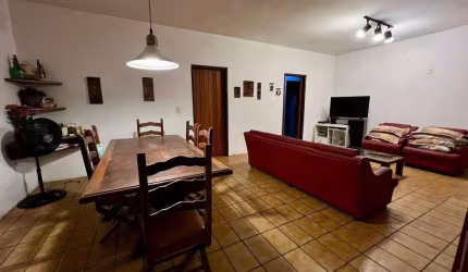 Casa residencial, 3 dormitórios em Canasvieiras.