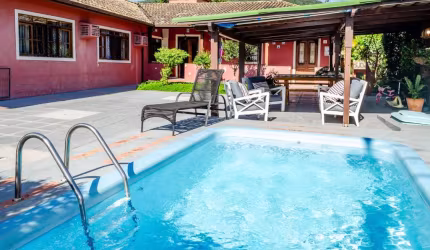 Excelente Casa com 4 dormitórios no bairro Santo Antônio de Lisboa