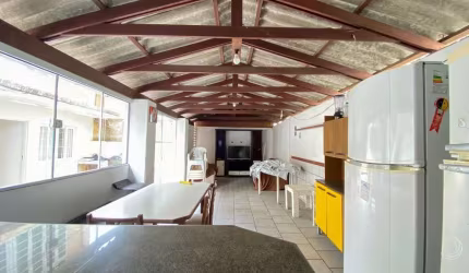 Cada Residencial de 77m² com 10 Quartos na Trindade
