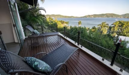 Casa Alto Padrão com 3 suítes na Lagoa Da Conceição