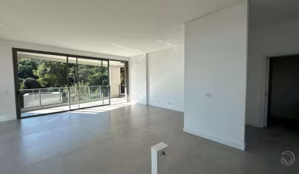 Apartamento de 3 dorms no bairro Cacupé