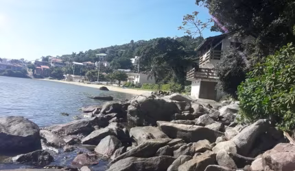 Terreno pé na areia com 1.000m² no bairro Praia de Fora