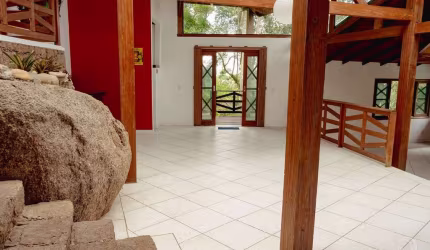 Casa com 4 suítes no bairro Rio Tavares, Florianópolis.