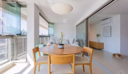 Duplex alto padrão com 4 suítes no bairro Jurerê