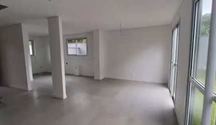 Linda casa residencial com 3 quartos localizada no Morro das pedras