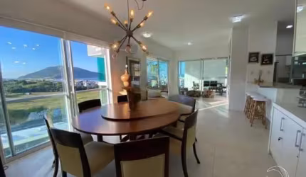 Apartamento com 3 suítes no Santinho
