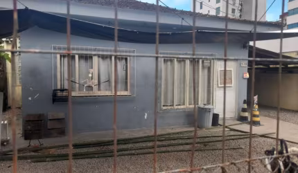 Terreno de 432m² na Trindade