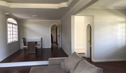 Casa Residencial de 333m² com 4 quartos no Jardim Atlântico