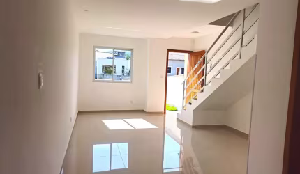 Excelente sobrado com 2 suítes na palhoça