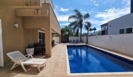 Casa com 4 suítes no Córrego Grande, em Florianópolis
