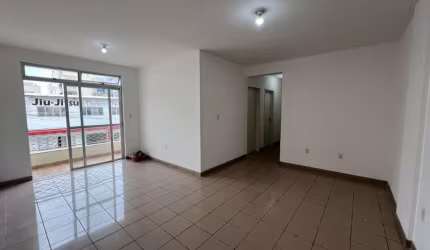 Apartamento com 4 quartos sendo 1 suíte no Balneário do Estreito