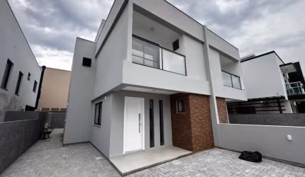Casa geminada com 3 quartos no Carianos, Florianópolis