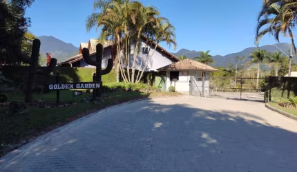 Terreno de 765m² em Santo Amaro de Imperatriz