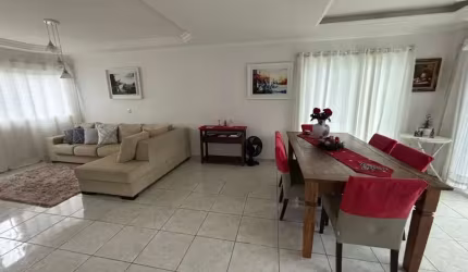 Ótima casa com 3 quartos no incrível bairro Campeche