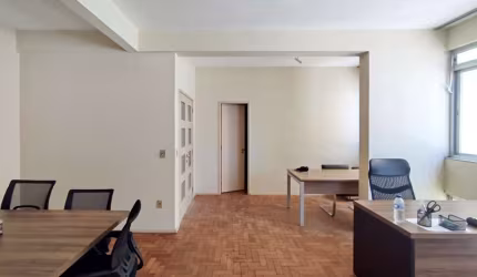 Apartamento de 212m² com 4 quartos no Centro