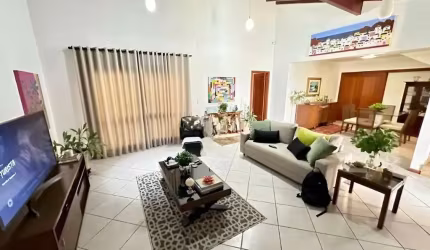 Casa Residencial com 3 quartos e Balneário do Estreito